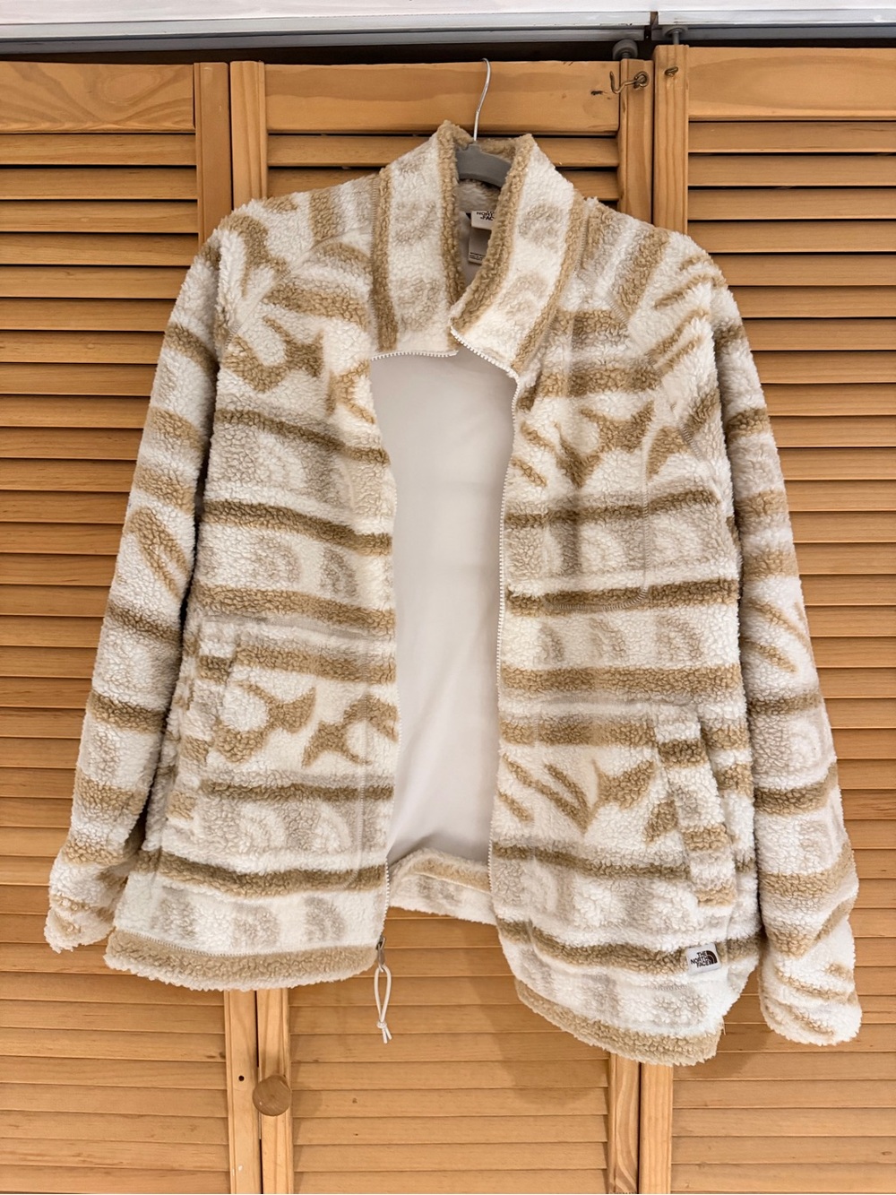 The North Face Women's Cream & Tan Patterned Sherpa Jacket
